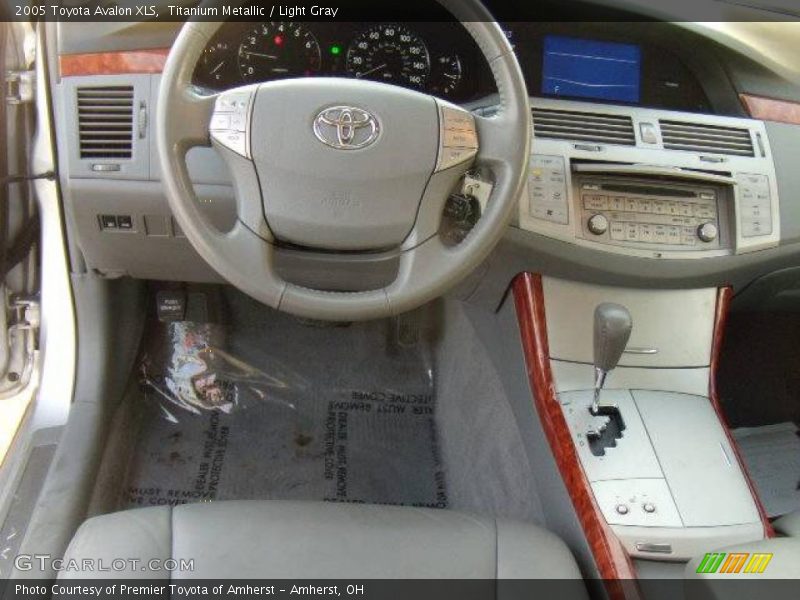 Titanium Metallic / Light Gray 2005 Toyota Avalon XLS