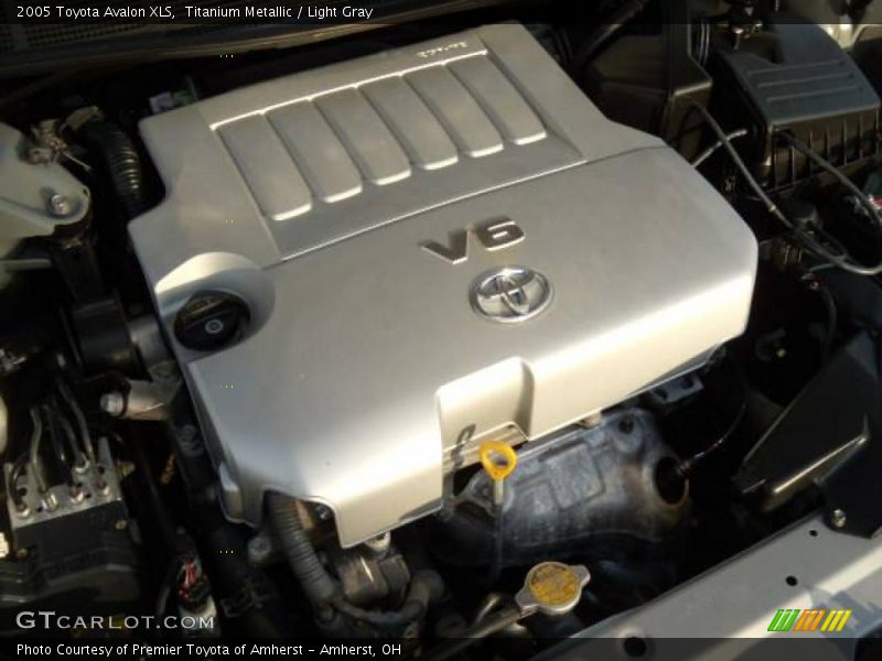 Titanium Metallic / Light Gray 2005 Toyota Avalon XLS