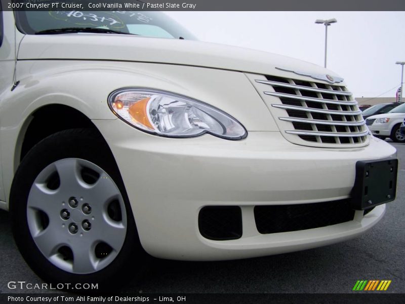Cool Vanilla White / Pastel Slate Gray 2007 Chrysler PT Cruiser