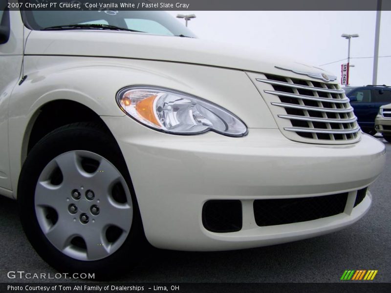Cool Vanilla White / Pastel Slate Gray 2007 Chrysler PT Cruiser