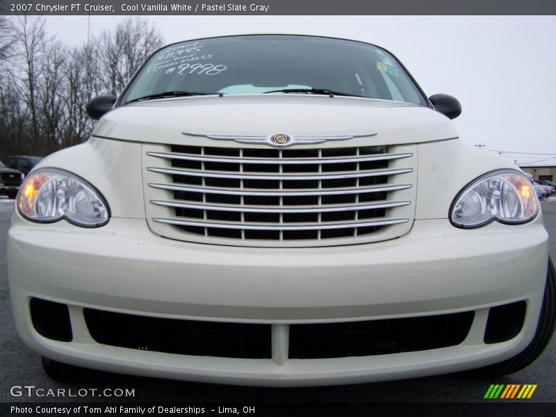 Cool Vanilla White / Pastel Slate Gray 2007 Chrysler PT Cruiser