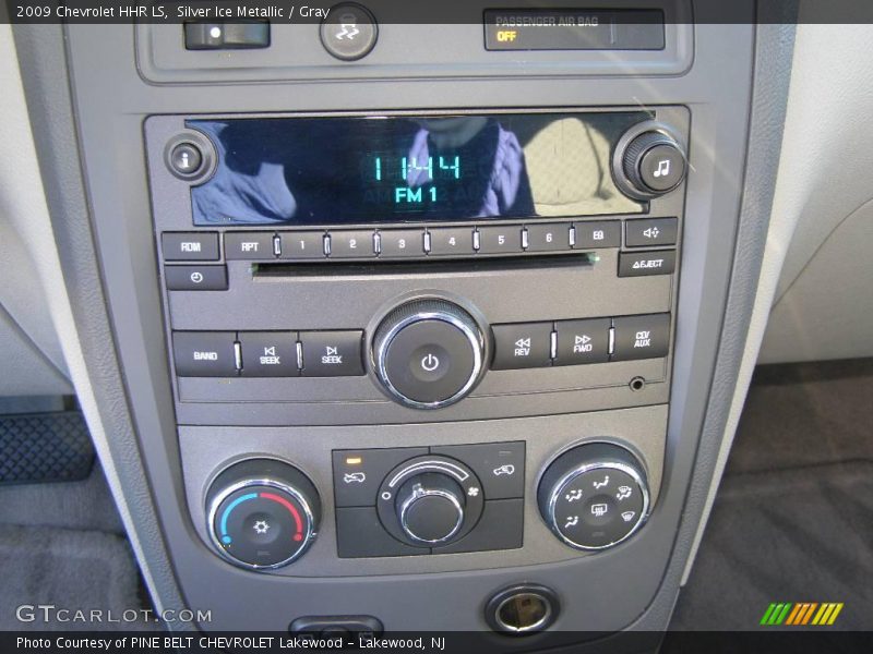 Silver Ice Metallic / Gray 2009 Chevrolet HHR LS