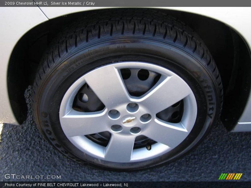 Silver Ice Metallic / Gray 2009 Chevrolet HHR LS