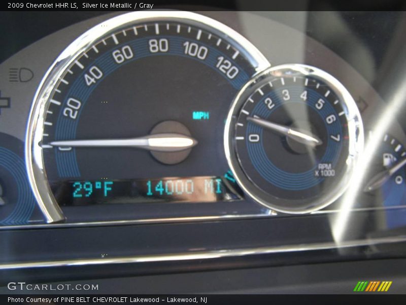 Silver Ice Metallic / Gray 2009 Chevrolet HHR LS