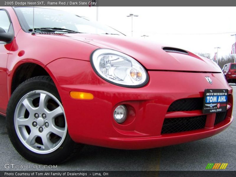 Flame Red / Dark Slate Gray 2005 Dodge Neon SXT