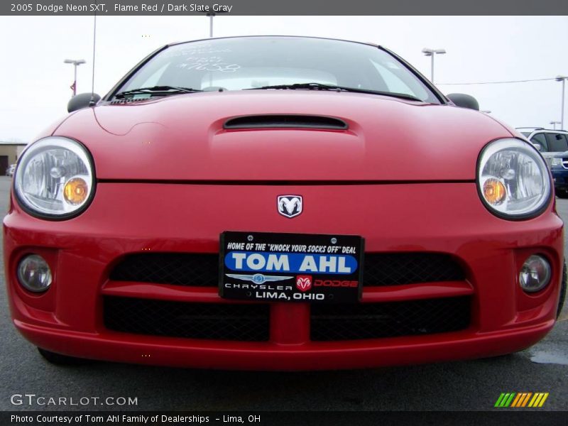 Flame Red / Dark Slate Gray 2005 Dodge Neon SXT