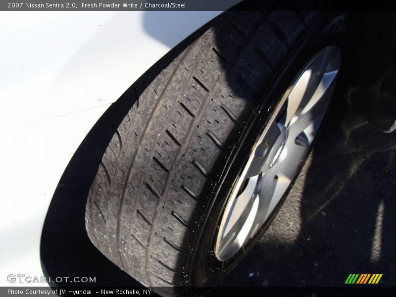 Fresh Powder White / Charcoal/Steel 2007 Nissan Sentra 2.0