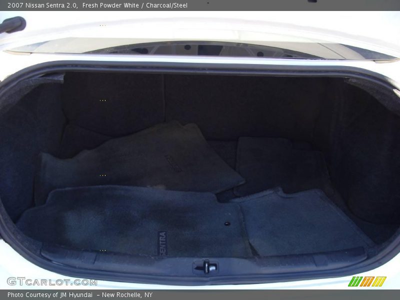 Fresh Powder White / Charcoal/Steel 2007 Nissan Sentra 2.0