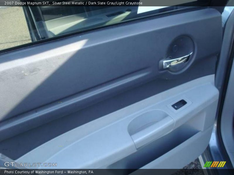 Silver Steel Metallic / Dark Slate Gray/Light Graystone 2007 Dodge Magnum SXT