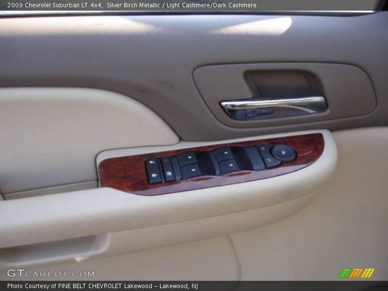 Silver Birch Metallic / Light Cashmere/Dark Cashmere 2009 Chevrolet Suburban LT 4x4