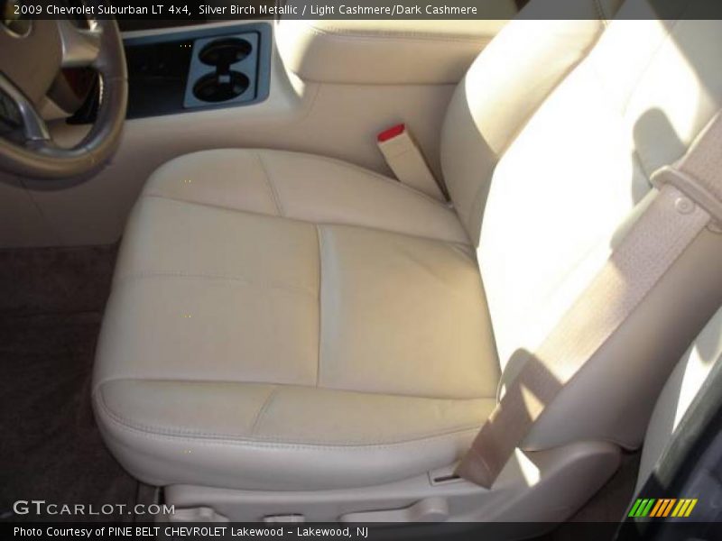 Silver Birch Metallic / Light Cashmere/Dark Cashmere 2009 Chevrolet Suburban LT 4x4