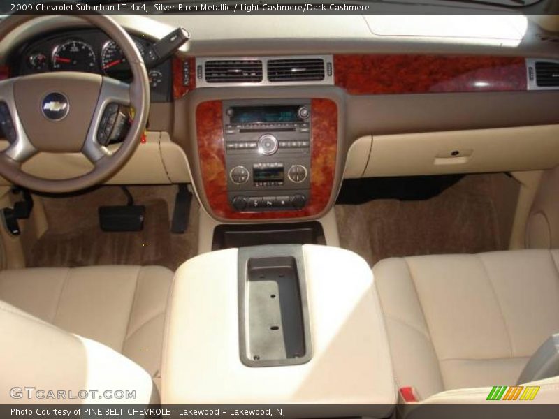 Silver Birch Metallic / Light Cashmere/Dark Cashmere 2009 Chevrolet Suburban LT 4x4