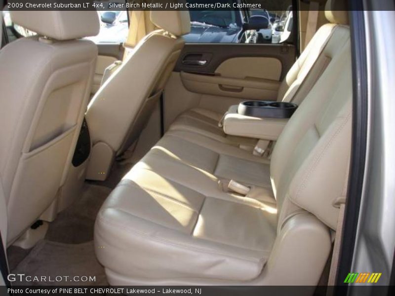 Silver Birch Metallic / Light Cashmere/Dark Cashmere 2009 Chevrolet Suburban LT 4x4