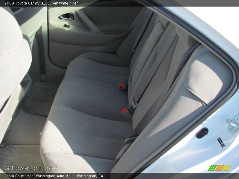Super White / Ash 2009 Toyota Camry LE