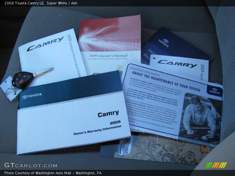 Super White / Ash 2009 Toyota Camry LE