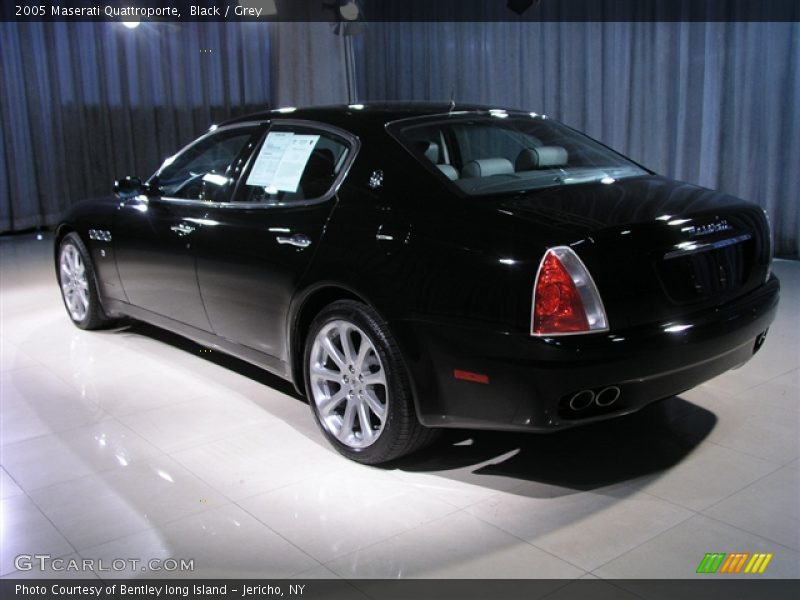 Black / Grey 2005 Maserati Quattroporte