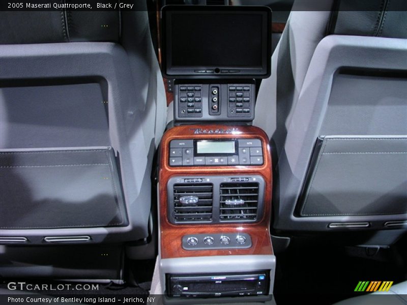 Black / Grey 2005 Maserati Quattroporte