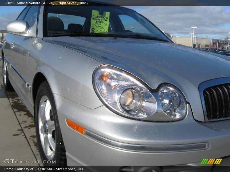 Bright Silver / Black 2005 Hyundai Sonata GLS V6