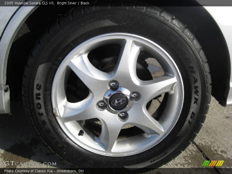 Bright Silver / Black 2005 Hyundai Sonata GLS V6
