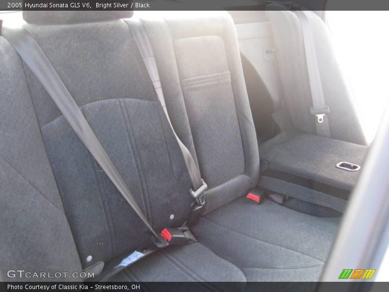 Bright Silver / Black 2005 Hyundai Sonata GLS V6