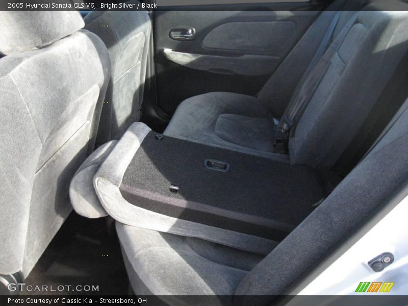 Bright Silver / Black 2005 Hyundai Sonata GLS V6