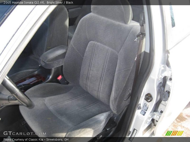 Bright Silver / Black 2005 Hyundai Sonata GLS V6