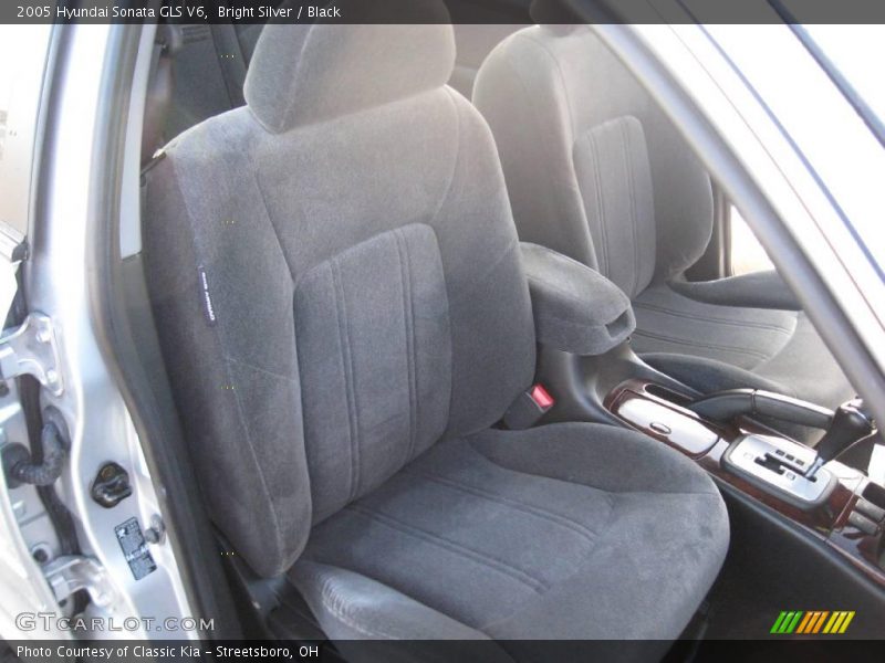 Bright Silver / Black 2005 Hyundai Sonata GLS V6