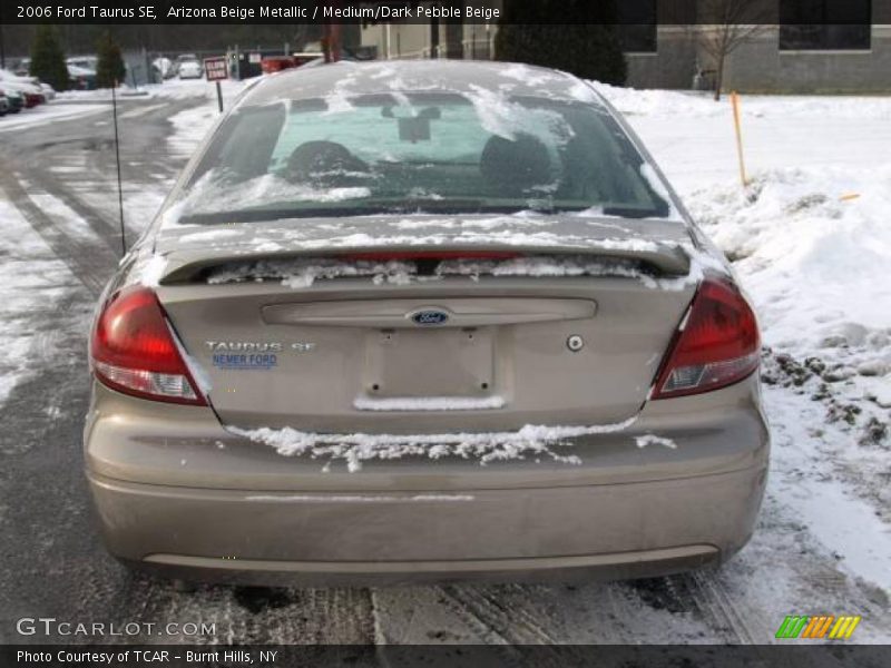 Arizona Beige Metallic / Medium/Dark Pebble Beige 2006 Ford Taurus SE
