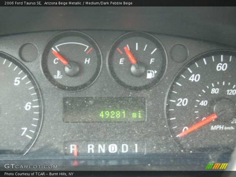 Arizona Beige Metallic / Medium/Dark Pebble Beige 2006 Ford Taurus SE