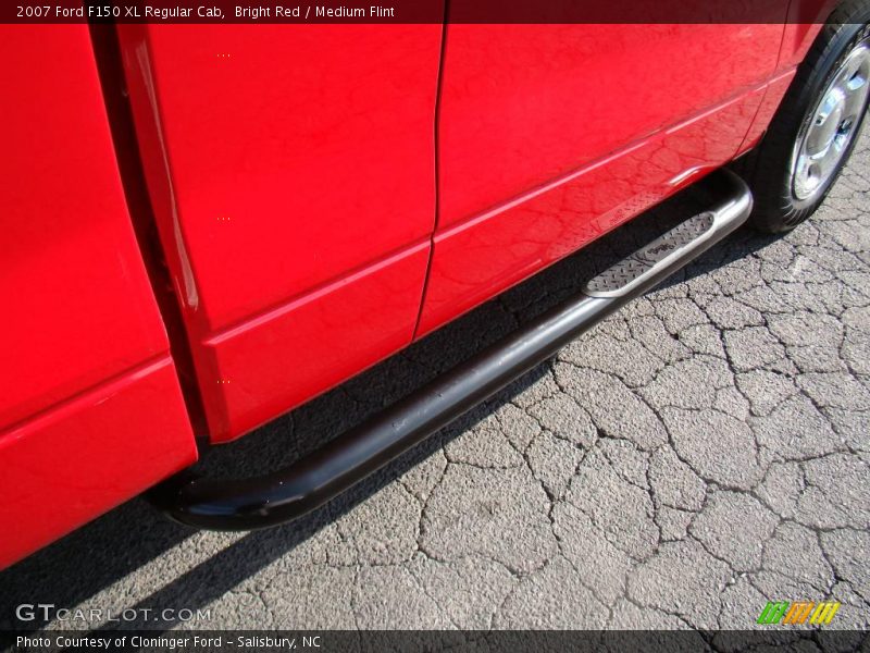 Bright Red / Medium Flint 2007 Ford F150 XL Regular Cab