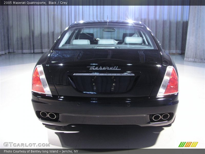 Black / Grey 2005 Maserati Quattroporte