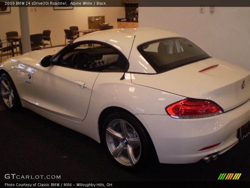 Alpine White / Black 2009 BMW Z4 sDrive30i Roadster