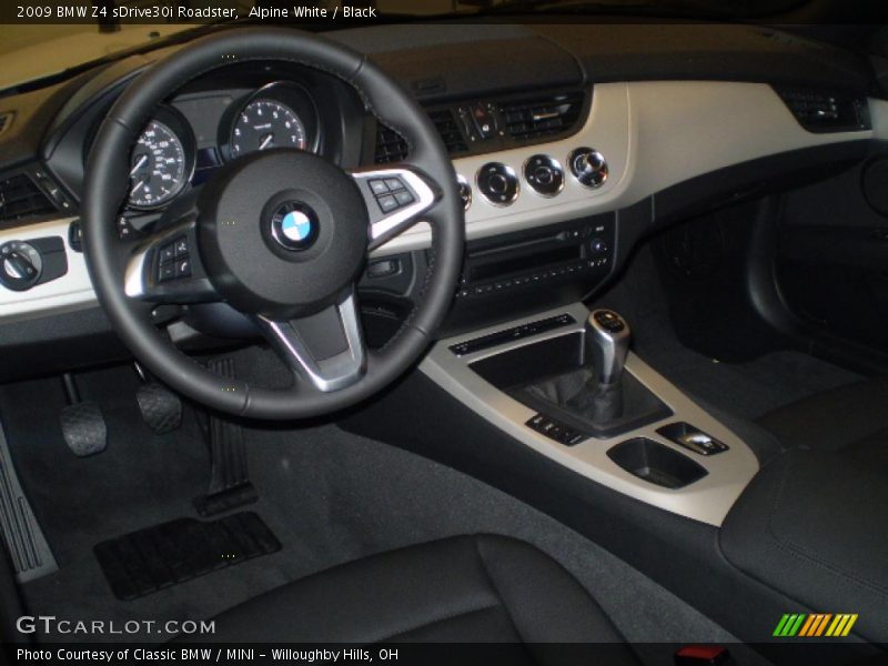 Alpine White / Black 2009 BMW Z4 sDrive30i Roadster