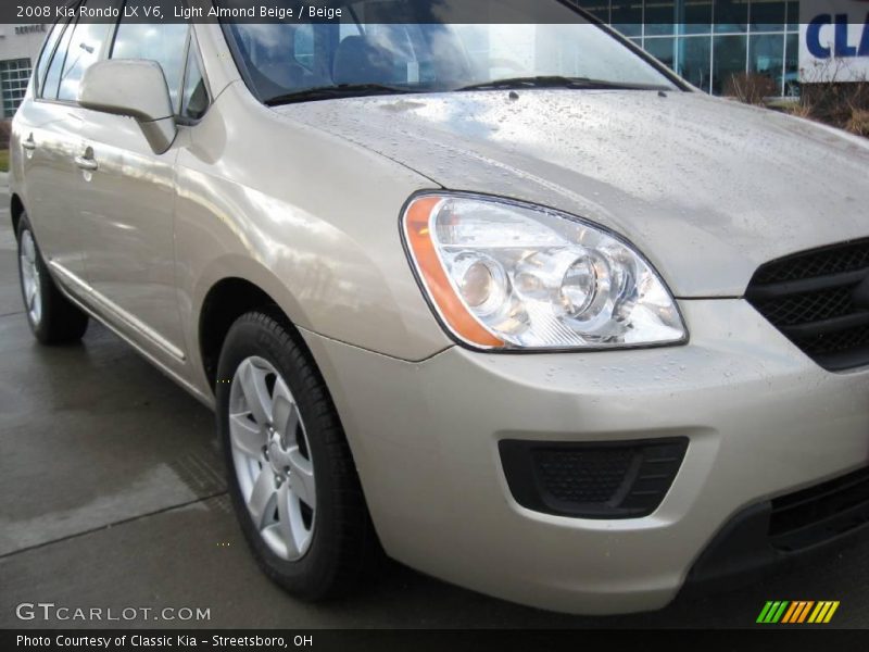 Light Almond Beige / Beige 2008 Kia Rondo LX V6