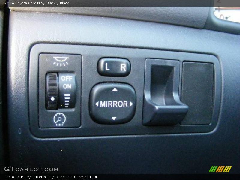 Black / Black 2004 Toyota Corolla S