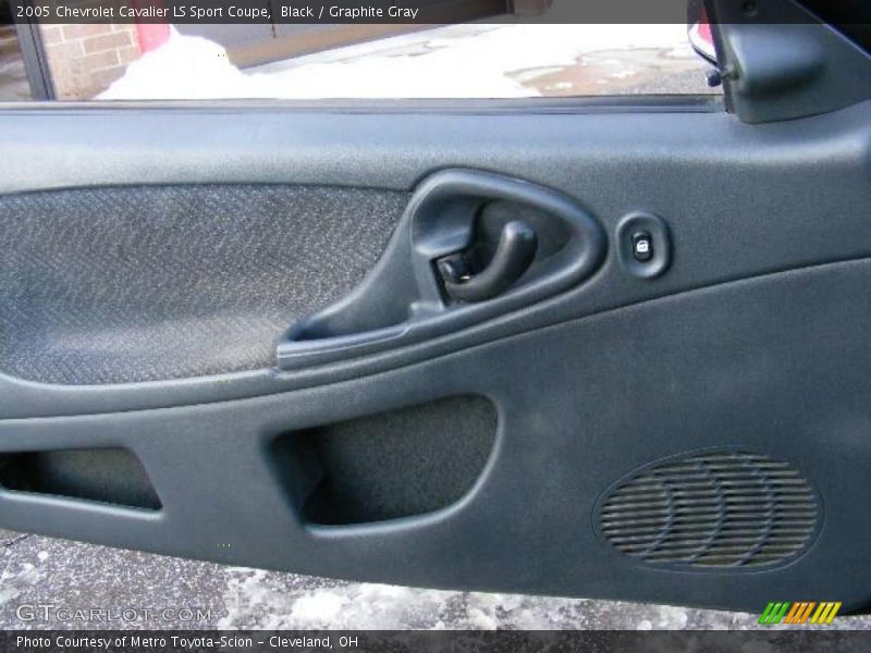 Black / Graphite Gray 2005 Chevrolet Cavalier LS Sport Coupe