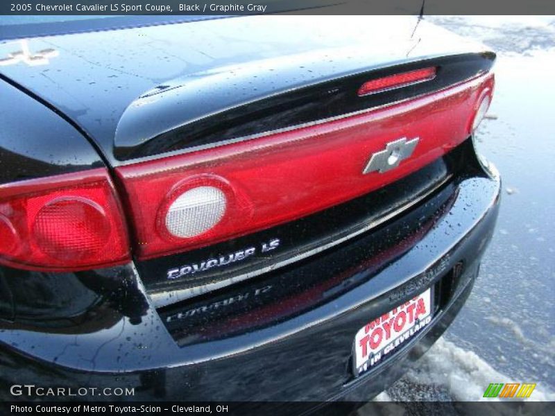 Black / Graphite Gray 2005 Chevrolet Cavalier LS Sport Coupe