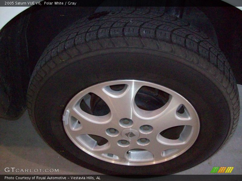 Polar White / Gray 2005 Saturn VUE V6