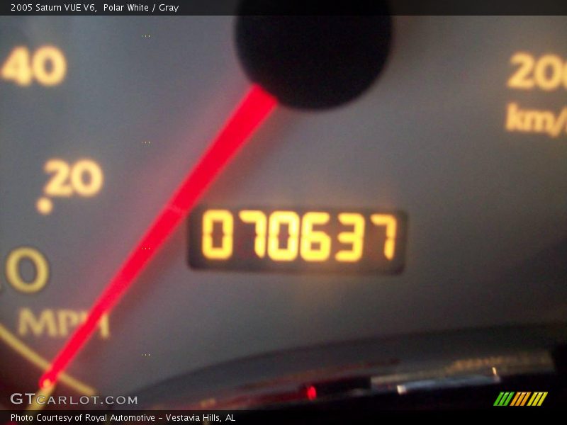 Polar White / Gray 2005 Saturn VUE V6