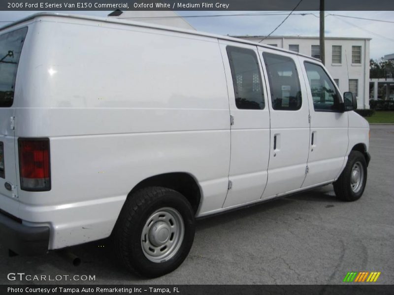 Oxford White / Medium Flint Grey 2006 Ford E Series Van E150 Commercial