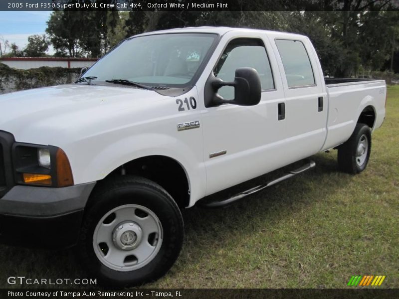 Oxford White / Medium Flint 2005 Ford F350 Super Duty XL Crew Cab 4x4