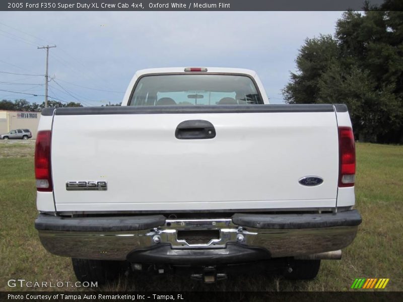 Oxford White / Medium Flint 2005 Ford F350 Super Duty XL Crew Cab 4x4