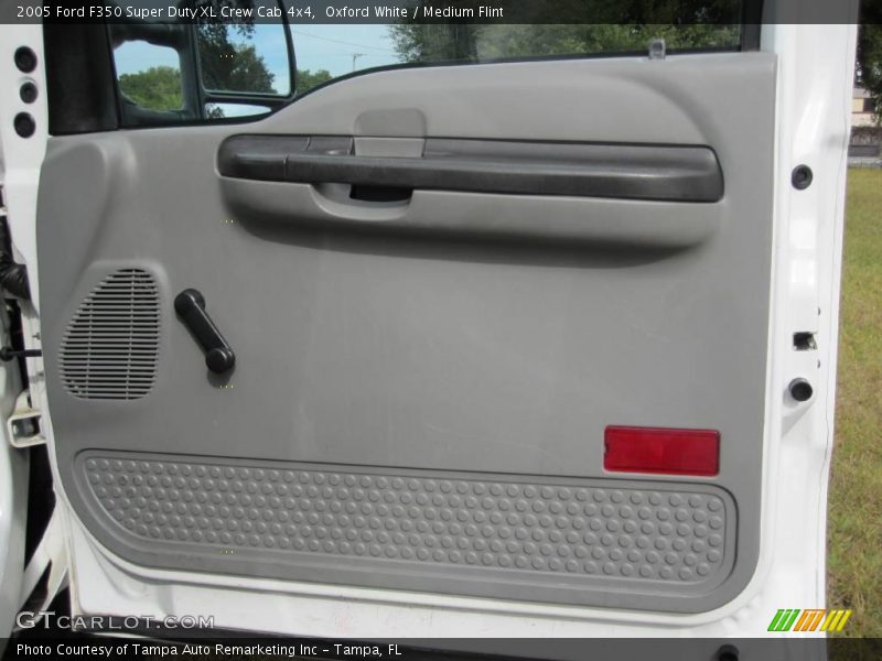 Oxford White / Medium Flint 2005 Ford F350 Super Duty XL Crew Cab 4x4