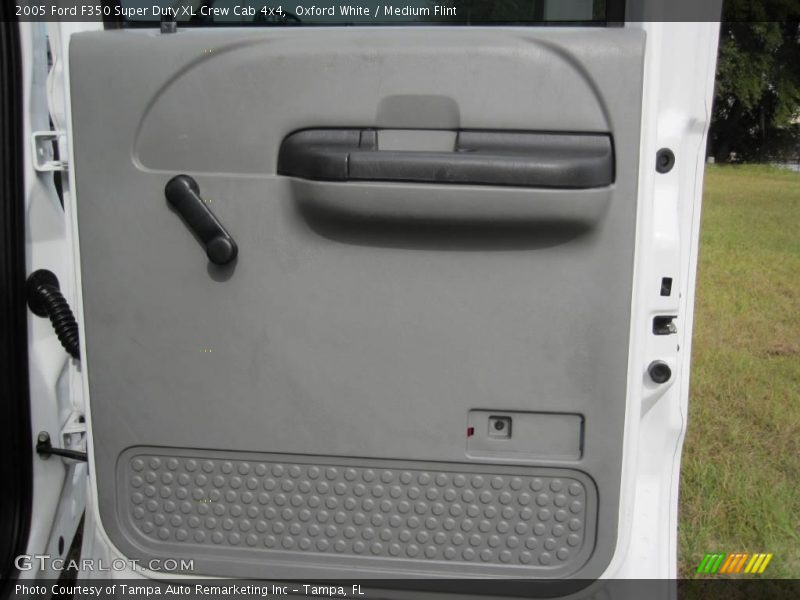 Oxford White / Medium Flint 2005 Ford F350 Super Duty XL Crew Cab 4x4