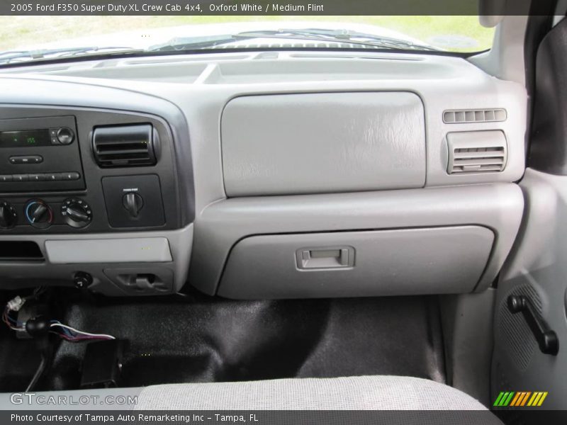 Oxford White / Medium Flint 2005 Ford F350 Super Duty XL Crew Cab 4x4