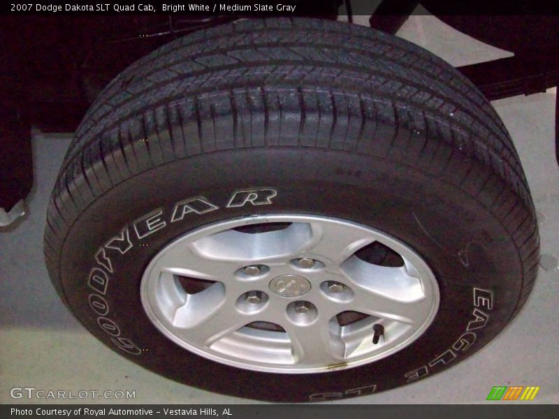Bright White / Medium Slate Gray 2007 Dodge Dakota SLT Quad Cab