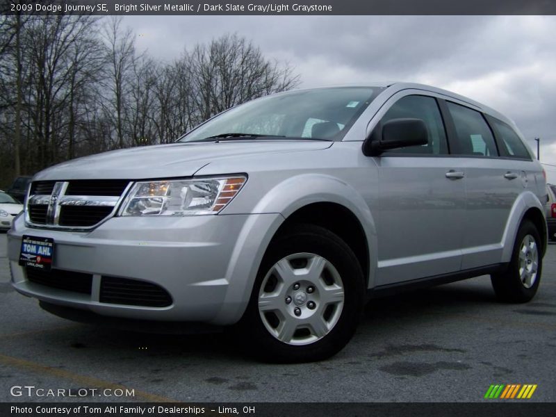 Bright Silver Metallic / Dark Slate Gray/Light Graystone 2009 Dodge Journey SE