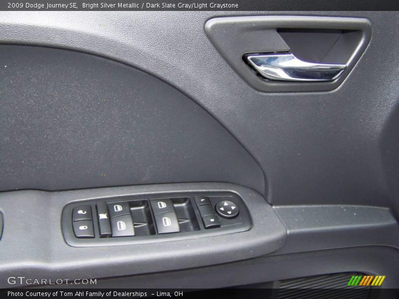 Bright Silver Metallic / Dark Slate Gray/Light Graystone 2009 Dodge Journey SE