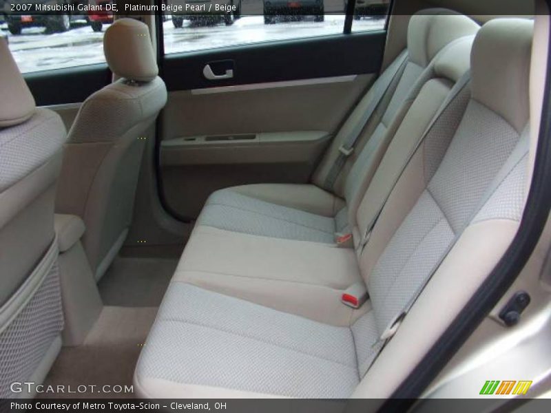 Platinum Beige Pearl / Beige 2007 Mitsubishi Galant DE