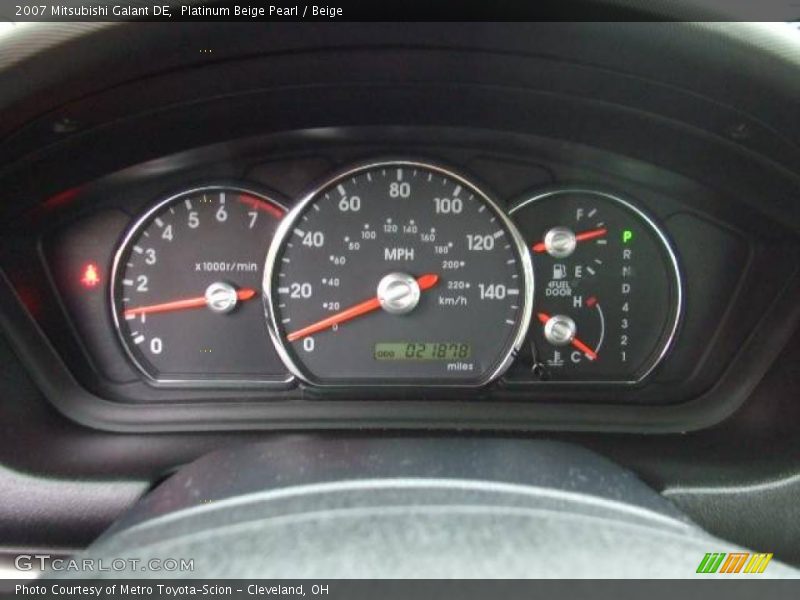 Platinum Beige Pearl / Beige 2007 Mitsubishi Galant DE